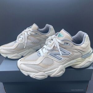 The New Balance 9060 Sea Salt size Man  5.5 / woman 7